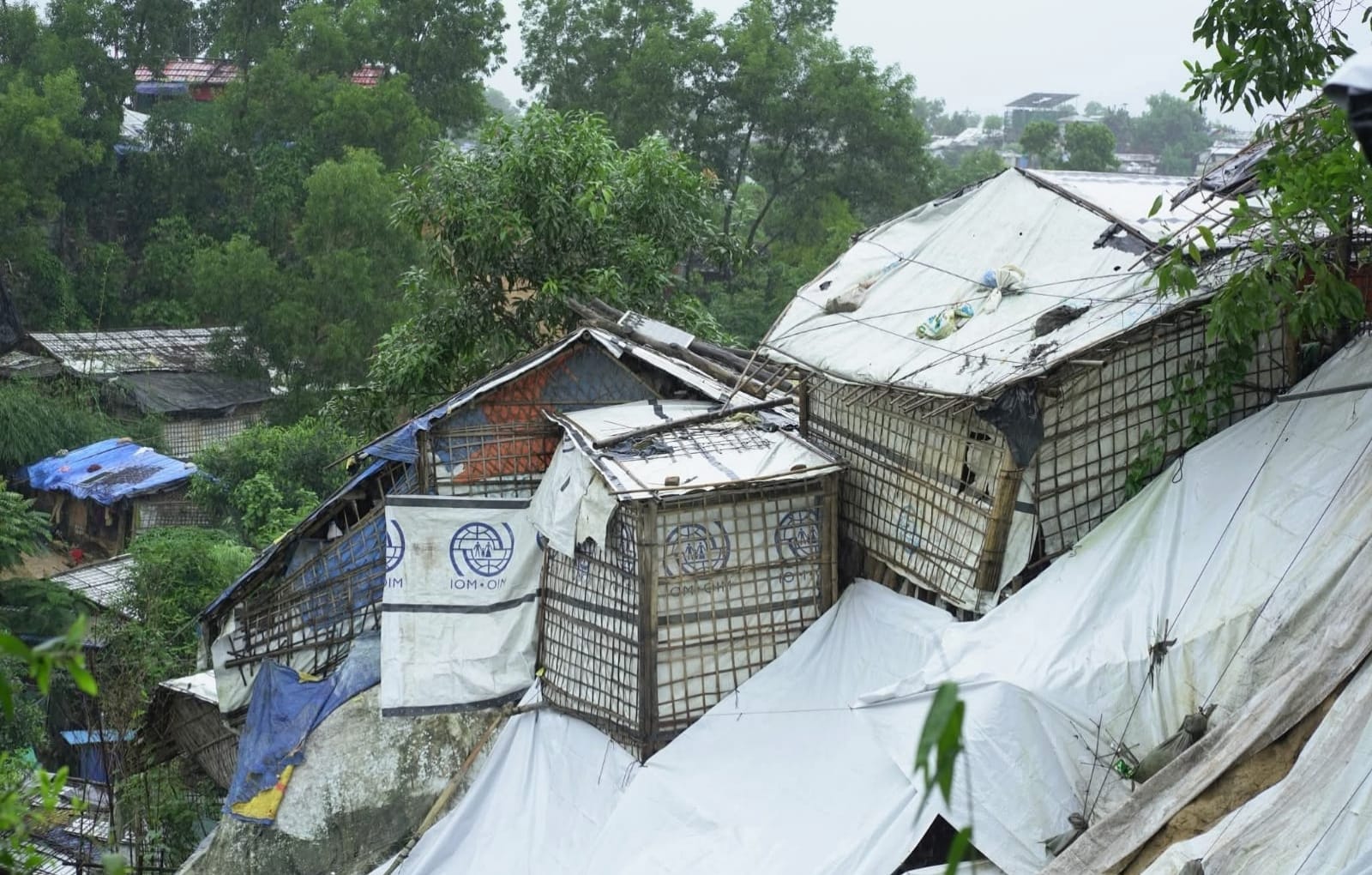 Heavy rains have caused flooding and landslides in Rohingya camps in Ukhiya and Teknaf, damaging hundreds of shelters and affecting thousands of refugees. (Photo: V7N)